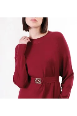 abito in maglia con fusciacca vinaccia