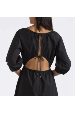 abito lungo con maniche ampie nero