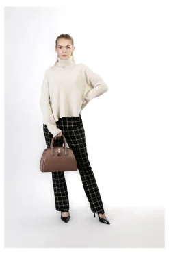 bauletto in abrasivato con personalizzazione charm metallo cipria