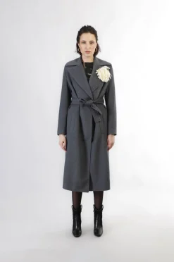 cappotto lungo tipo vestaglia fumo