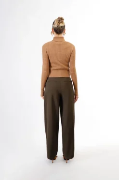 cardigan corto con bottoni cammello