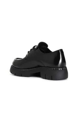 derby da donna allacciato in pelle abrasivata nero