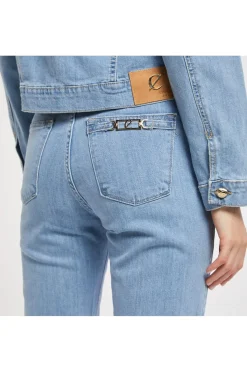 jeans regular in una tela comfort sky