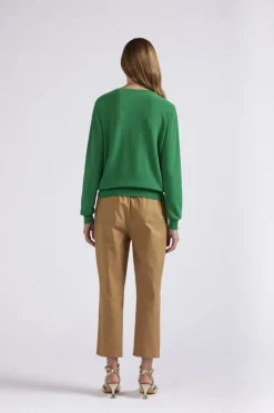 maglia con passamaneria allo scollo verde