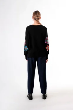 maglia con ricamo pailettes nero