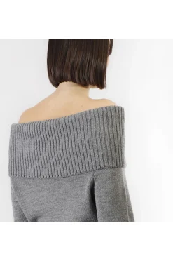 maglia con scollo a barca fumo