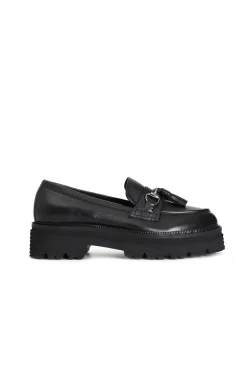 mocassino da donna in pelle con morsetto e nappine nero