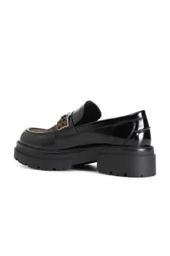 mocassino in similpelle con cavallino nero