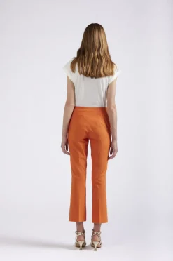 pantaloni cropped flare in tessuto superstretch arancio