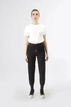 pantaloni in maglia con logo jacquard multinero