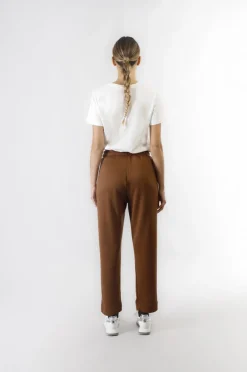 pantaloni modello jogger  mano calda caramello