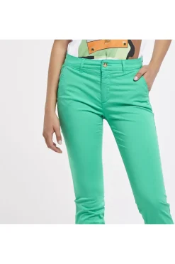 pantaloni slim tinto capo realizzati in tessuto di cotone elasticizzato menta