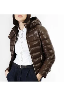 piumino corto con cintura logata fondente