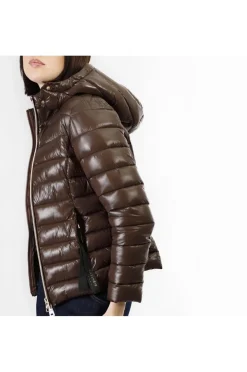 piumino corto con cintura logata fondente