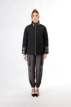 piumino tipo cappa bimateriale nero