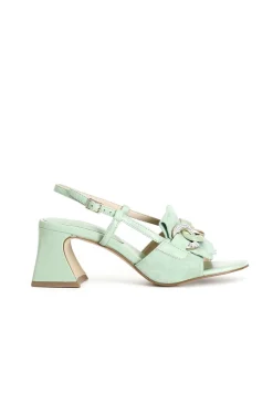 sandali in camoscio e nappa con frangia e catena verde