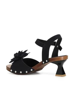 sandali in pelle scamosciata con fiore 3d e cinturino alla caviglia nero