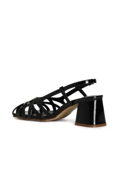 scarpe aperte in vernice con gabbia asimmetrica intrecciata nero