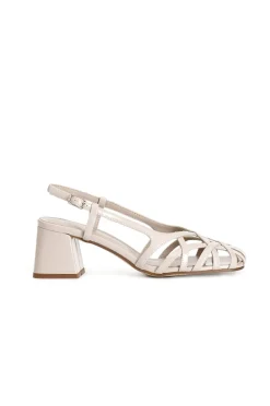 scarpe aperte in vernice con gabbia asimmetrica intrecciata cipria