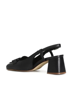 scarpe in nappa aperte sul retro con morsetto nero