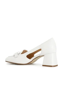 scarpe in nappa con morsetto bianco