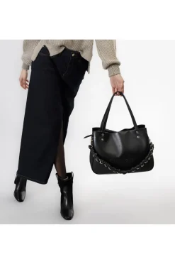 shopping con logo in rilievo e tracolla in catena intrecciata nero