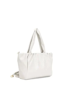 shopping con pieghe e catena decorativa