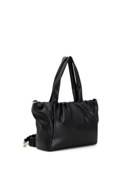 shopping con pieghe e catena decorativa