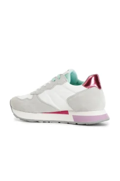 sneakers da donna in pelle scamosciata e tessuto off white