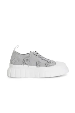 sneakers in tessuto sfrangiato perla