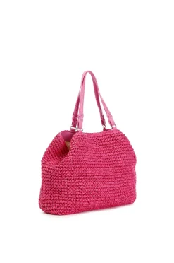 tote a lavorazione crochet con charm colorato a cuore con bordo in rafia fuxia
