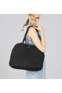 tote a lavorazione crochet con charm colorato a cuore con bordo in rafia nero