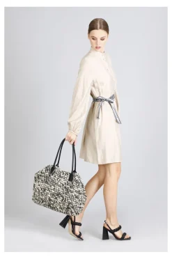 tote bag in crochet di carta bicolore nero