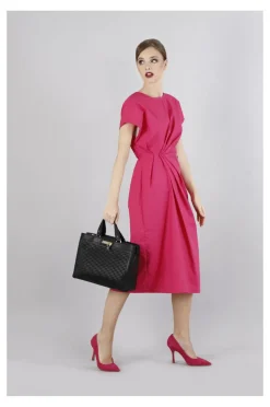 tote con infilatura e accessorio lucchetto nero