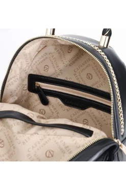 zaino con applicazione di catena in metallo e logo nero