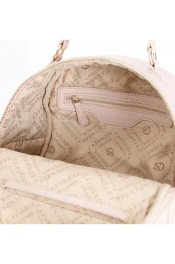 zaino con trapunta a rombi con applicazione di rivetti e logo bicolore cipria