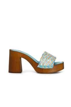 zoccoli con tacco in legno e fascia decorativa in rafia intrecciata bicolore multi turchese